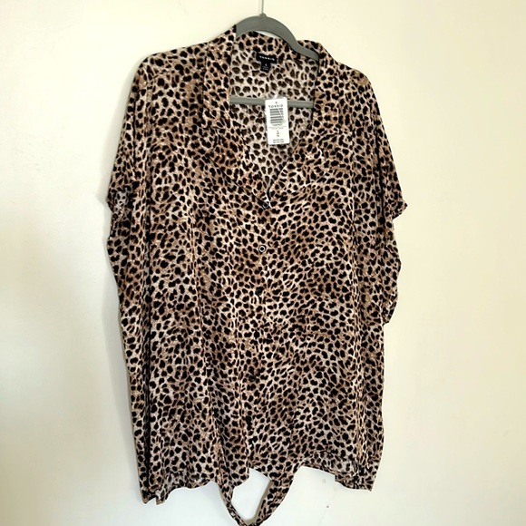 NWT Torrid Leopard Challis Tie Front Blouse - Picture 4 of 11